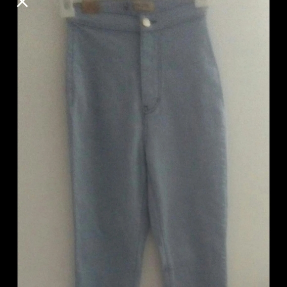 Aphrodite Jeans - Picture 2 of 8